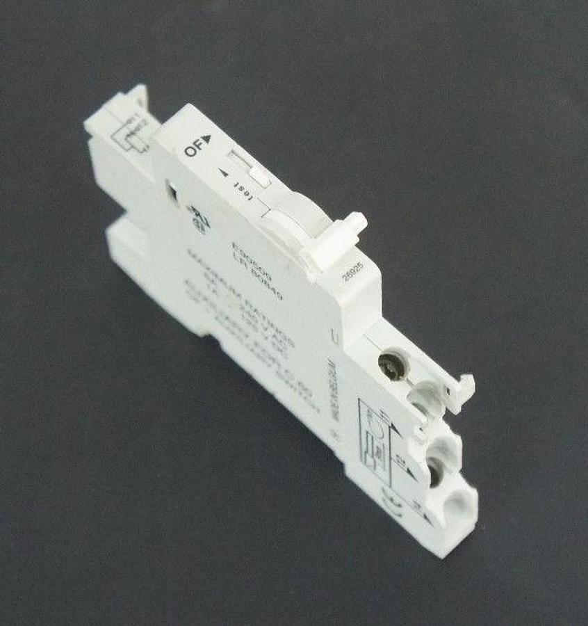 NEW EATON KLOCKNER MOELLER E90509 AUXILIARY CONTACT 6AMP 240VAC 1AMP 125VDC