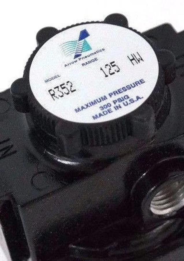 Used NIB ARROW PNEUMATICS R352 1/4 REGULATOR HW X13860
