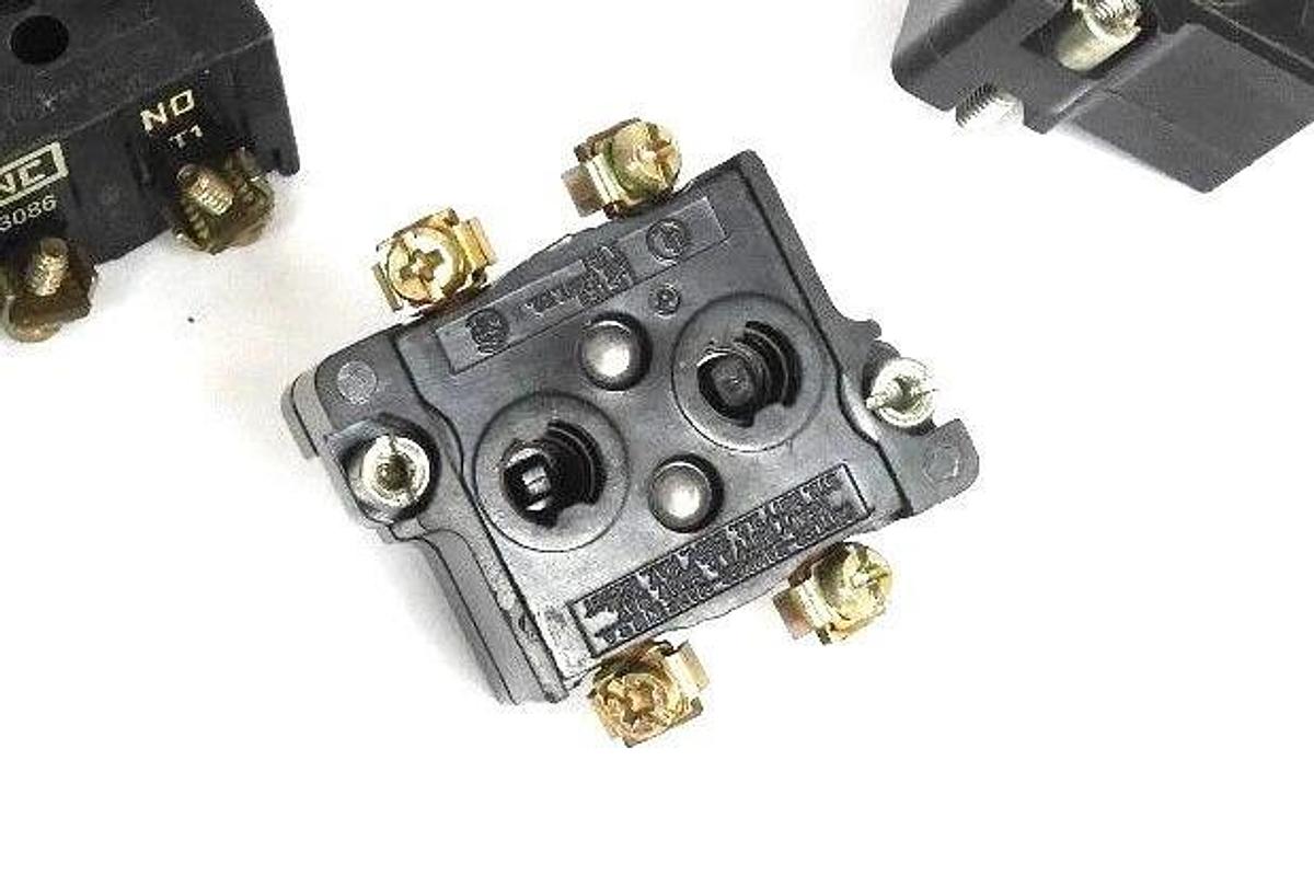 LOT OF 3 CUTLER HAMMER 10250T HEAVY DUTY CONTACT BLOCKS 600V MAX