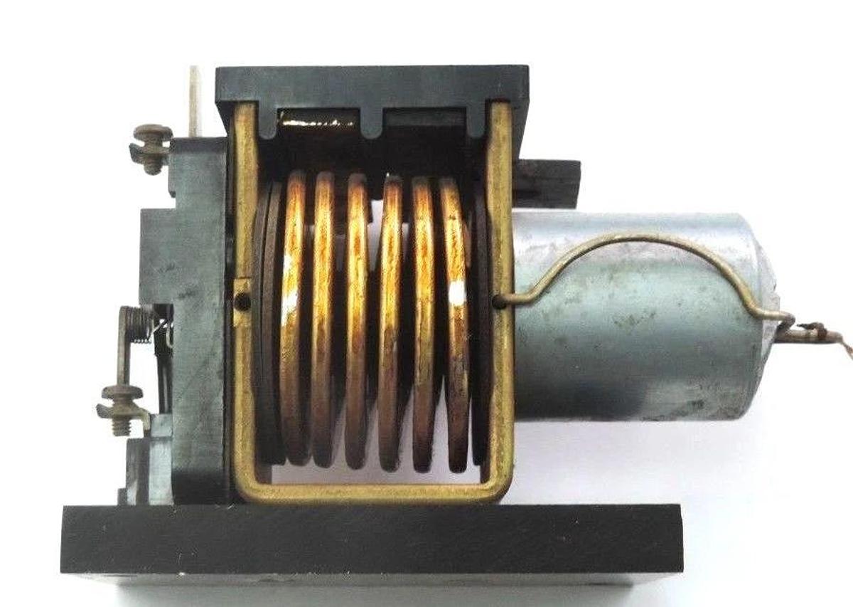 Used ALLEN BRADLEY BULLETIN 810 MAGNETIC OVERLOAD RELAY CAT. HR SER. 19588-1