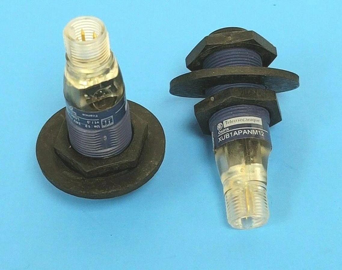 Used LOT OF 2 TELEMECANIQUE XUR1APANM12 PHOTOELECTRIC SENSORS 12...24VDC