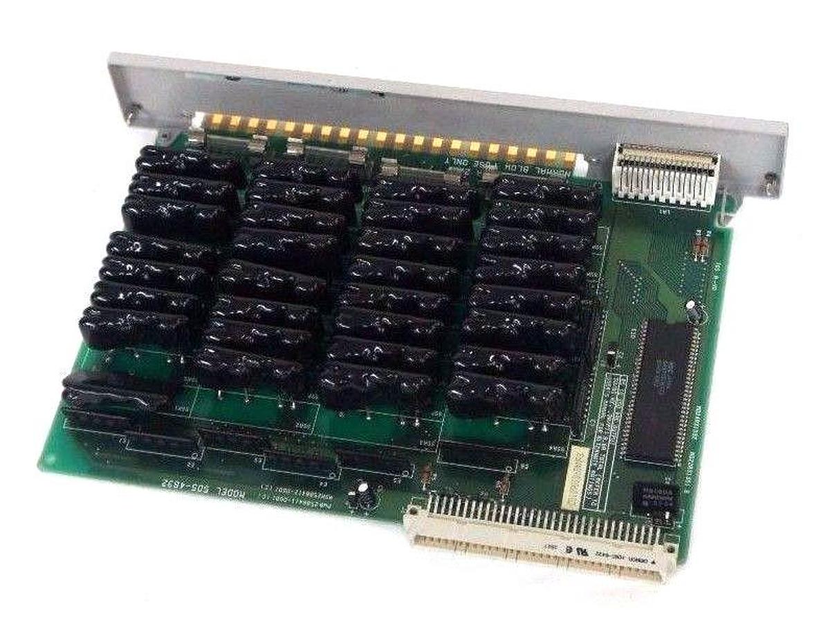 Used SIEMENS TEXAS INSTRUMENTS 505-4832 OUTPUT MODULE 32POINT DIGITAL 110-220VAC