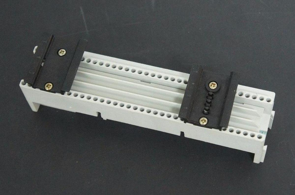Used SIEMENS 8US10505RM07 BUS BAR ADAPTER 8US1 050-5RM07