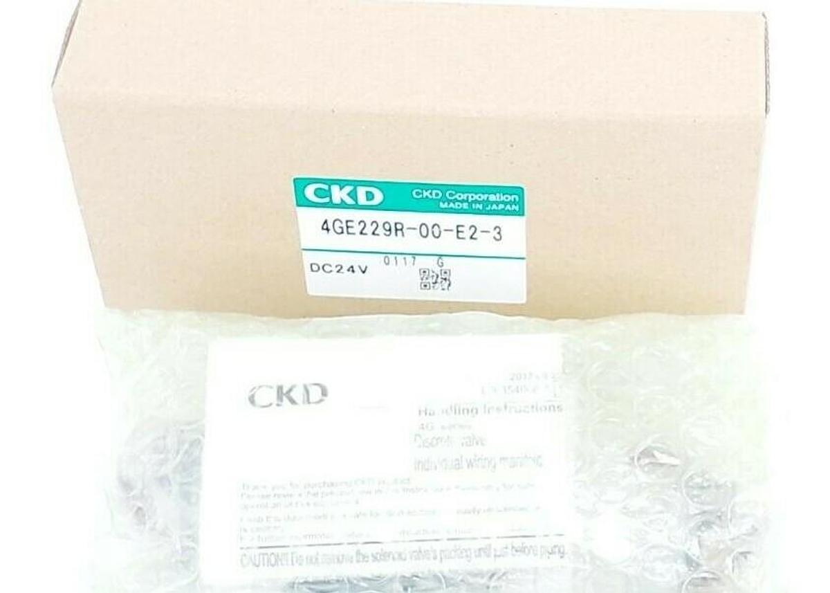 NIB CKD 4GE229R-00-E2-3 SOLENOID VALVE 4GE229R00E23, DC24V