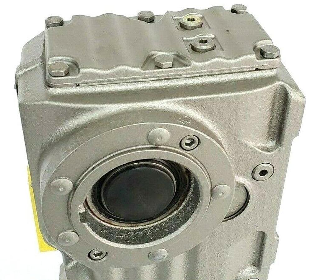 Used SEW-EURODRIVE DFT100L2 5HP 3370RPM MOTOR W/ KAZ37-DT100L2 GEARBOX KAZ37D5100L2