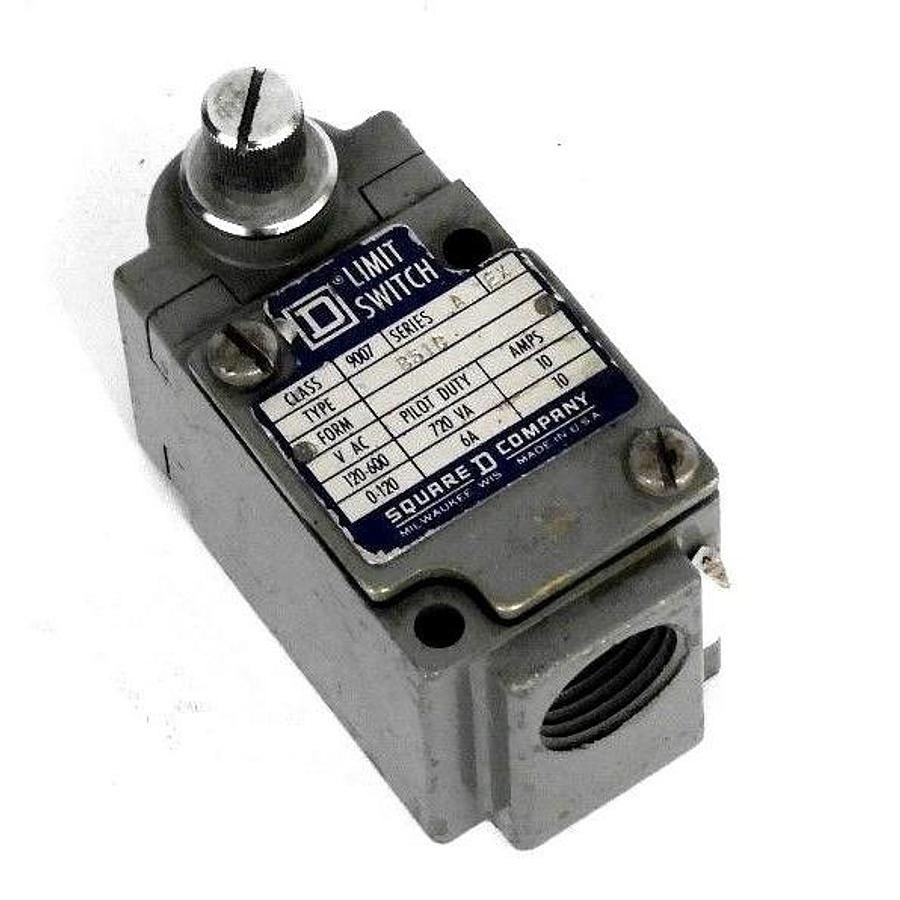 Used SQUARE D 9007-B51C SER.A LIMIT SWITCH 9007B51C