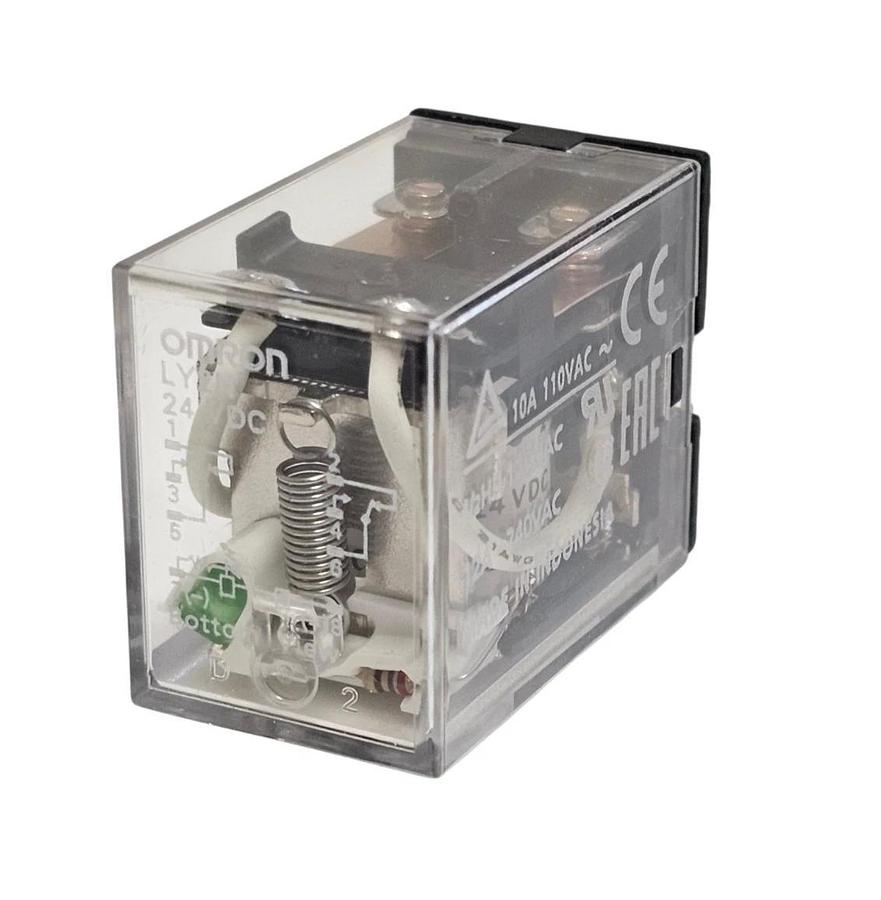 BOX OF 5 NEW OMRON 1YCP1 PLUG-IN RELAYS 8-BLADE LY2N 24VDC / LY2N-24VDC