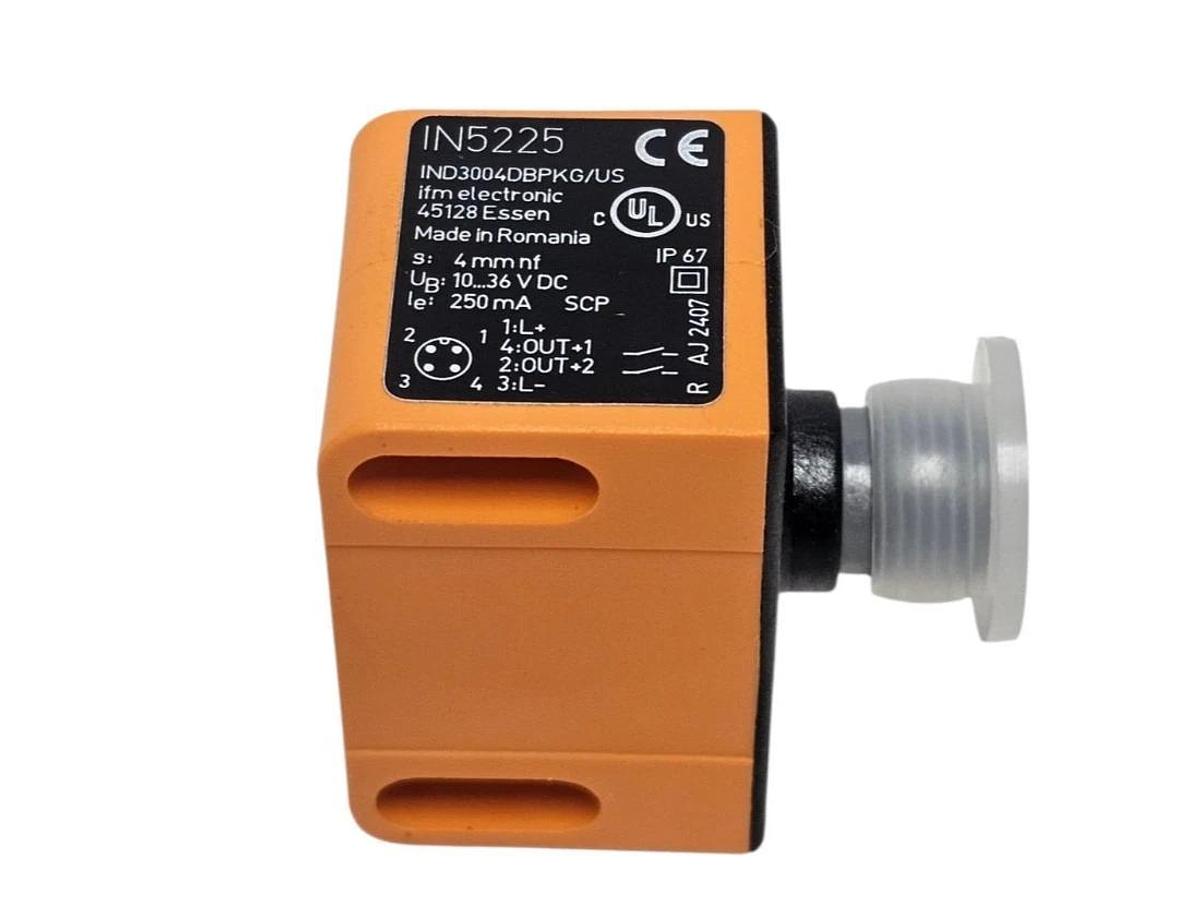 NIB IFM IND3004DBPKG/US-100-DPV INDUCTIVE DUAL SENSOR IN5225