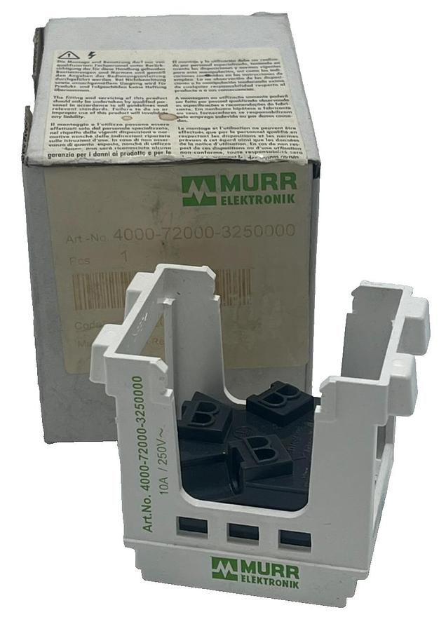 Used Murr Elektronik 4000-72000-3250000 Female/Male Pass-Thru Plug Socket