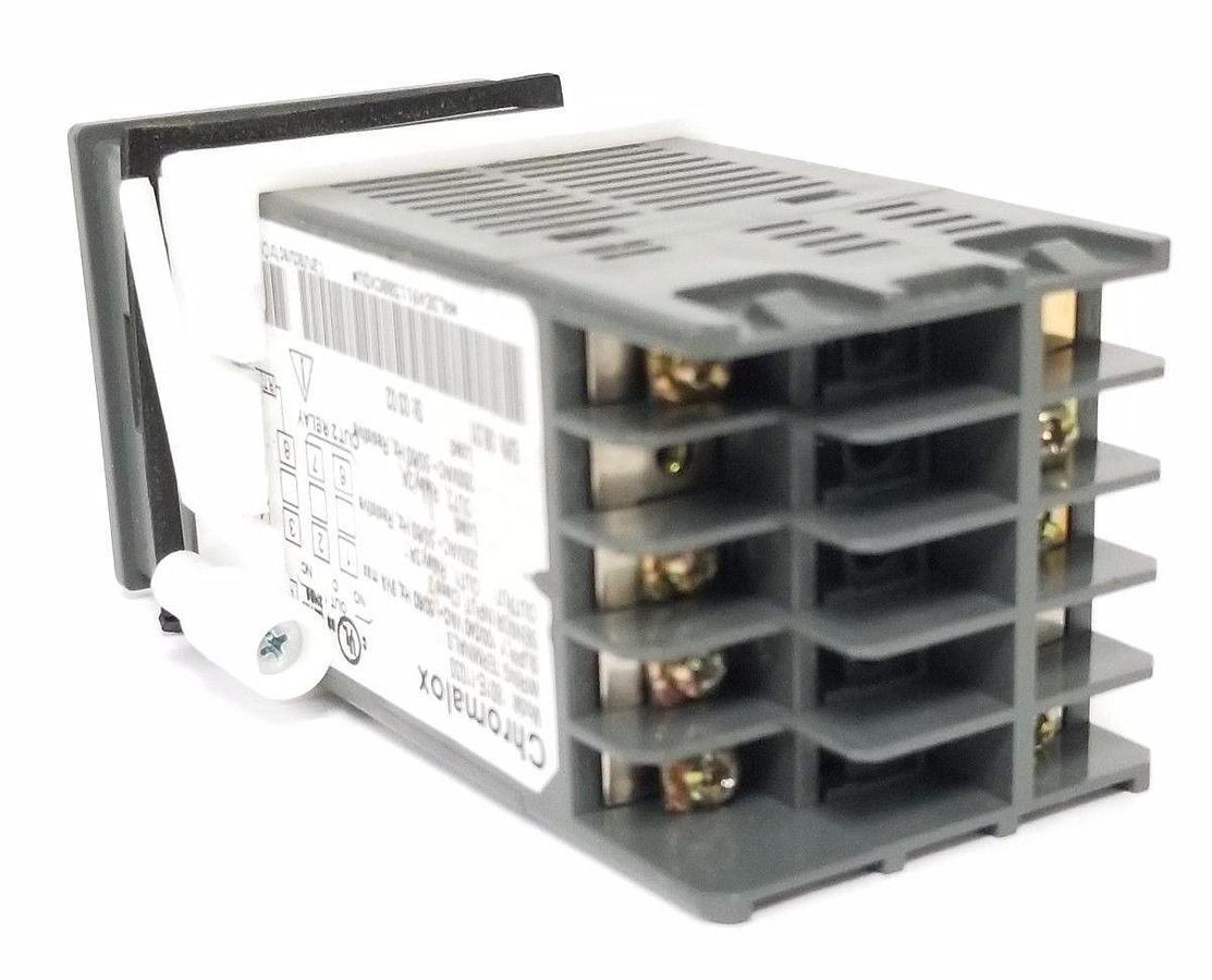 Used CHROMALOX 1601E-11030 TEMPERATURE CONTROLLER HOUSING