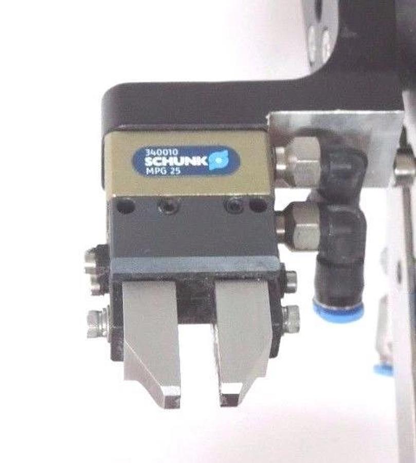 Used FESTO DRQD-B-16-180-Y-SRJ-A-AR-FW SEMI ROTARY DRIVE W/ SCHUNK 340010 GRIPPER