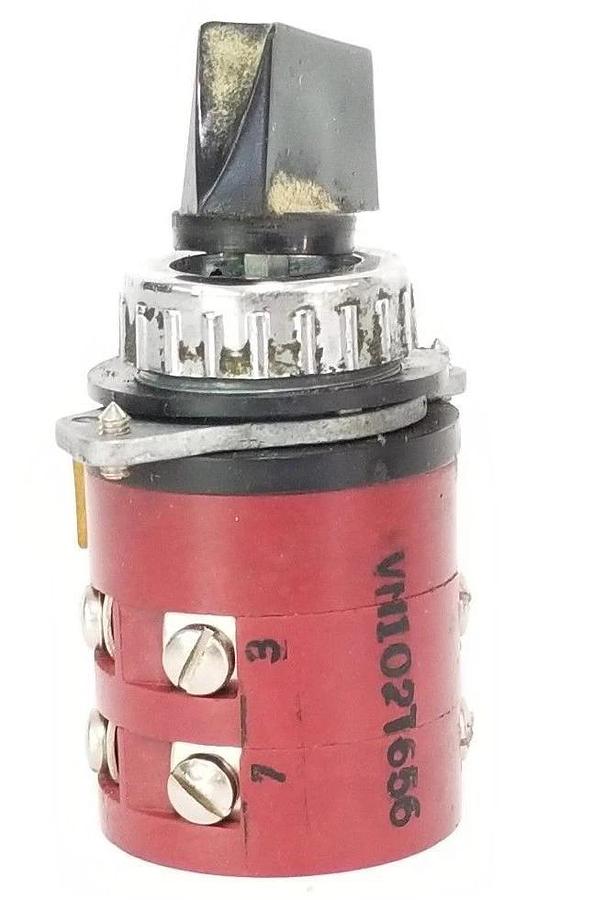 Used OEM CONTROLS VN102T656 SELECTOR SWITCH 16A, 300V
