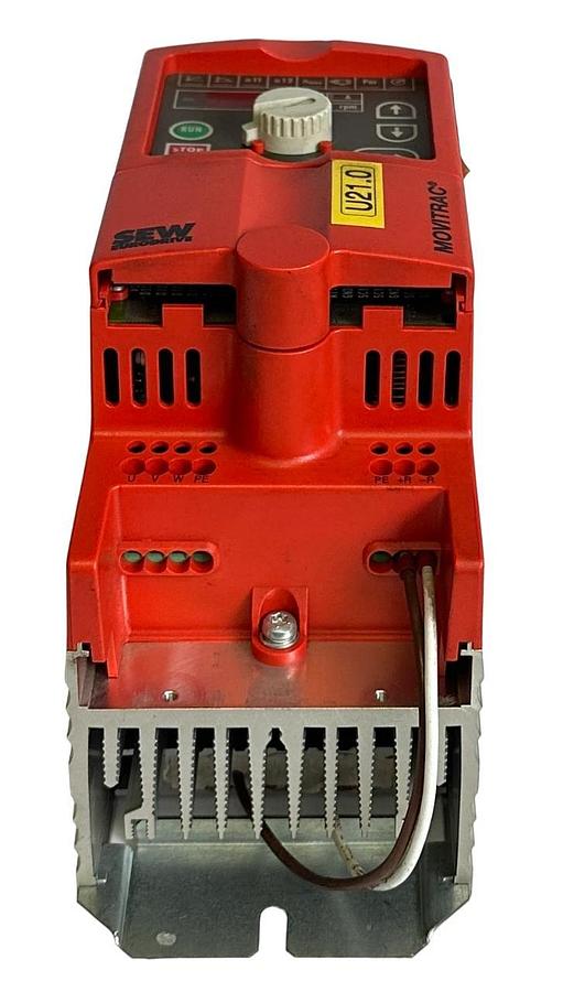 Used SEW EURODRIVE MC07A004-2B1-4-00 / 8269513 MOVITRAC AC INVERTER 200/240V 6.1A IN
