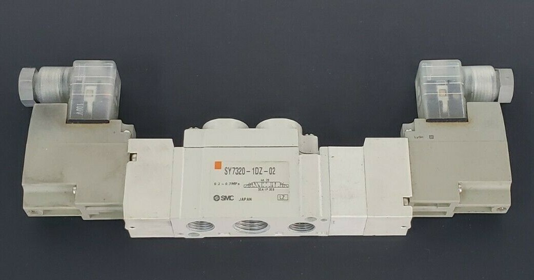 Used SMC SY7320-1DZ-02 SOLENOID VALVE ASSY 0.2-0.7MPa 100VAC 50/60HZ SY73201DZ02