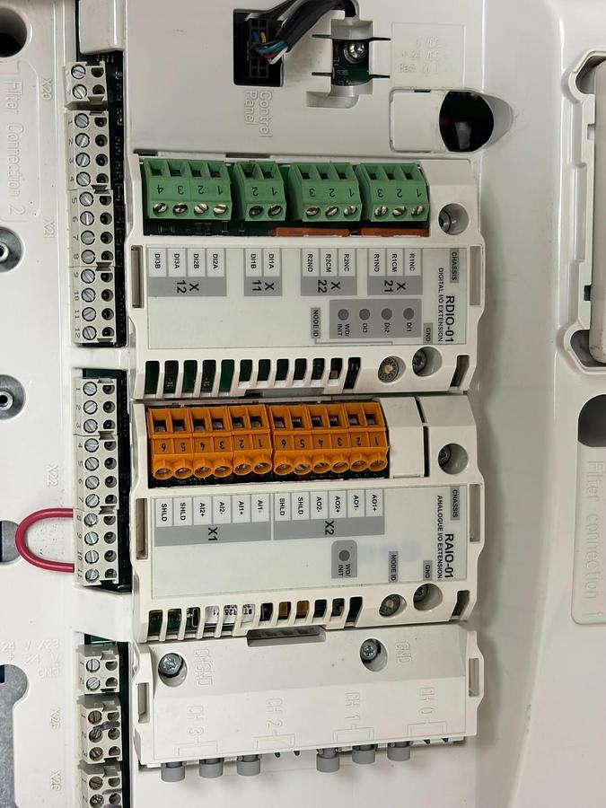 Used ABB ACS800-U1-0070-5 Variable Frequency Drive 75HP VFD RDIO-01 RAIO-01 Clean