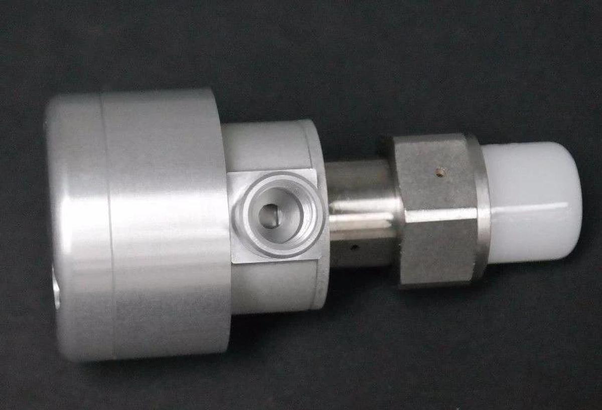 NIB SWAGELOK SS-8BK-V47 BELLOWS VALVE SC11 CLEAN SS8BKV47