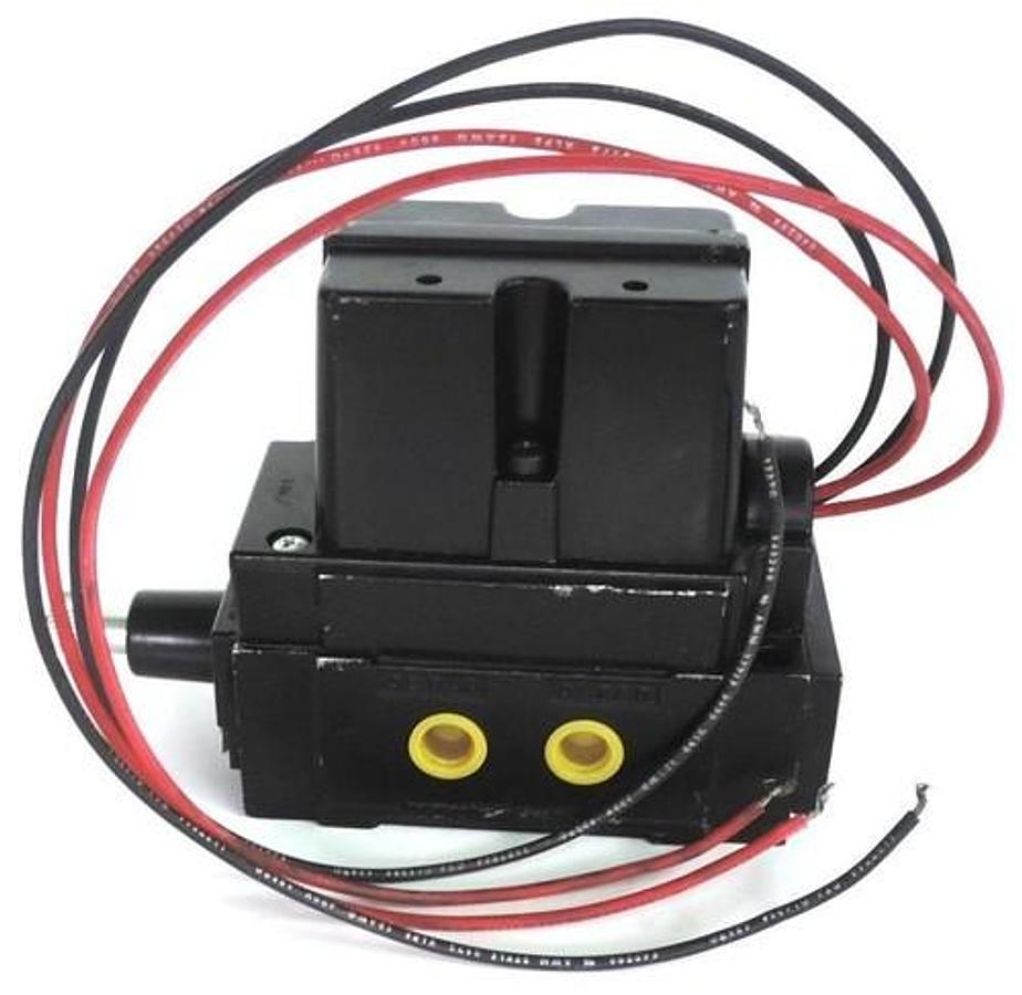 Used PARKER SS40002501 SOLENOID VALVE 1/4" 20-150 PSIG 120/60-110/50 7.2W