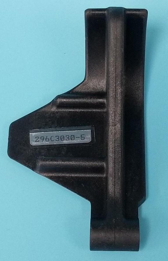 Used LOT OF 13 NEW GENERIC 296C30305 LUGS RIGHT HAND FRONT AND BACK