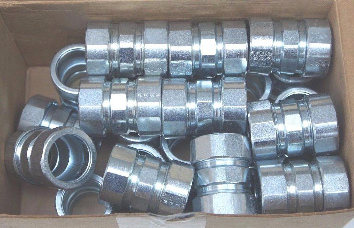 Used BOX OF 25 NEW THOMAS & BETTS HK-402 RIGID CONDUIT COUPLINGS 3/4" HK402