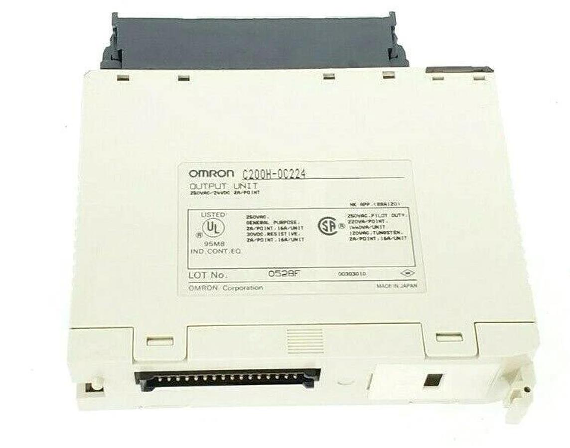 Used OMRON C200H-0C224 OUTPUT UNIT C200H-OC224 250VAC/24VDC, 2A/POINT