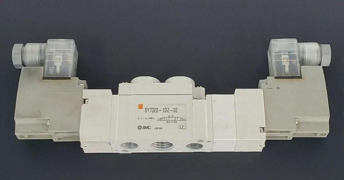 Used SMC SY7320-1DZ-02 SOLENOID VALVE ASSY 0.2-0.7MPa 100VAC 50/60HZ SY73201DZ02