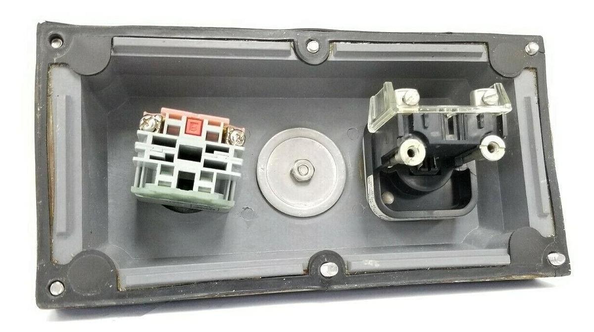 Used ALLEN BRADLEY 800H-2HAF4R PUSHBUTTON ASSEMBLY SER. C 800H-QR10 800H2HAF4R