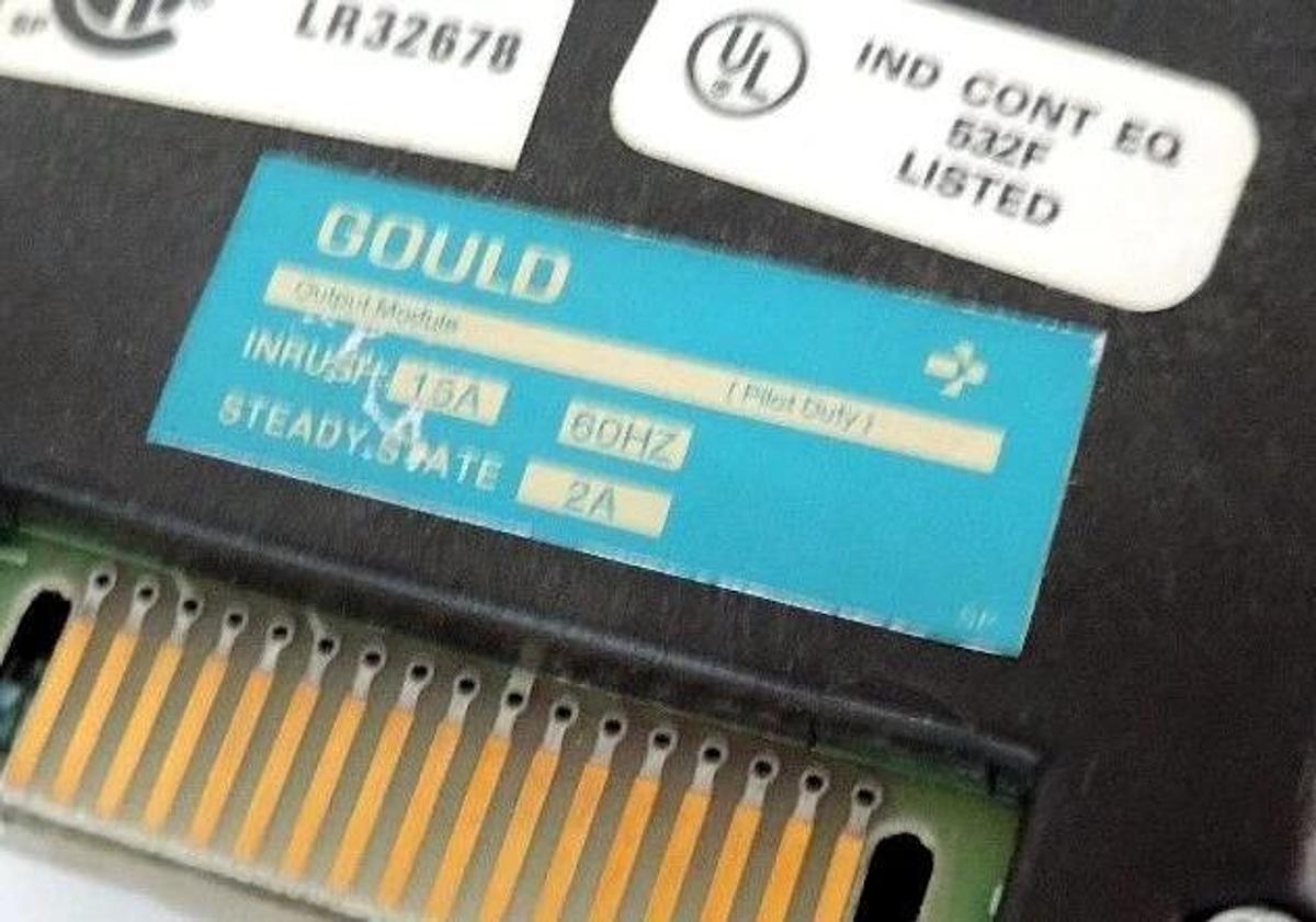 Used GOULD MODICON AS-B550-001 OUTPUT MODULE B550, 115 AC