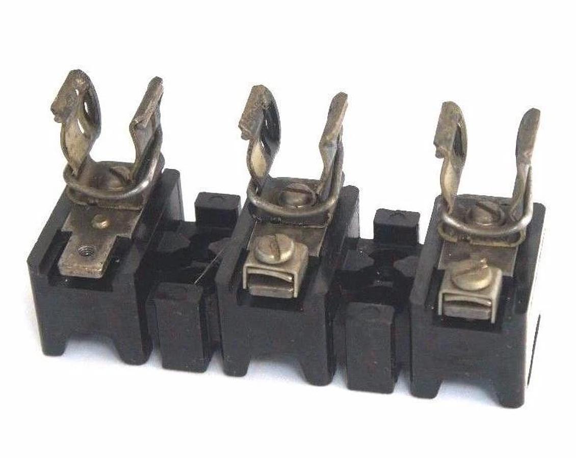 Used ALLEN BRADLEY X-401978 FUSE BLOCK 30AMP, 600 VOLT MAX, X401978