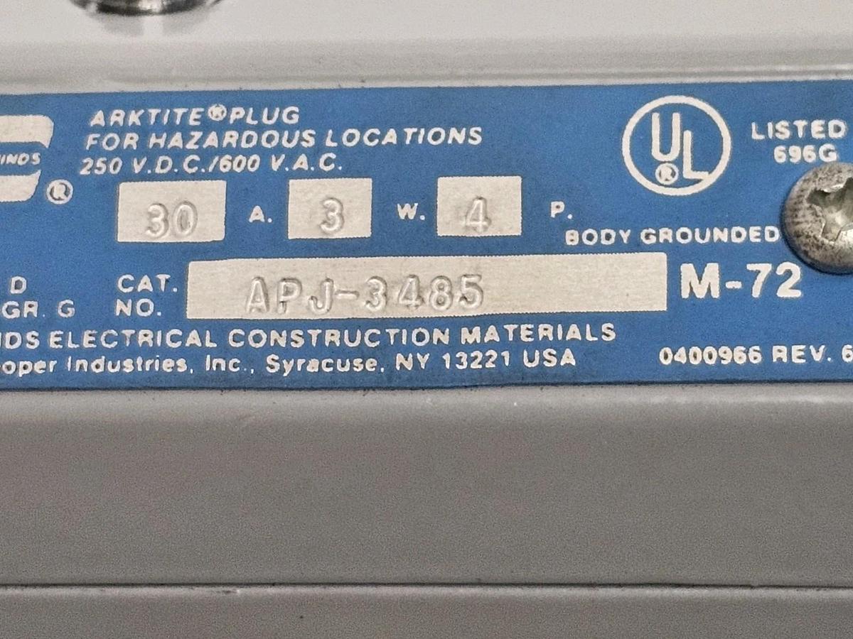 Used NEW CROUSE HINDS APJ3485 RECEPTACLE THREE-WIRE FOUR-POLE 30 AMP