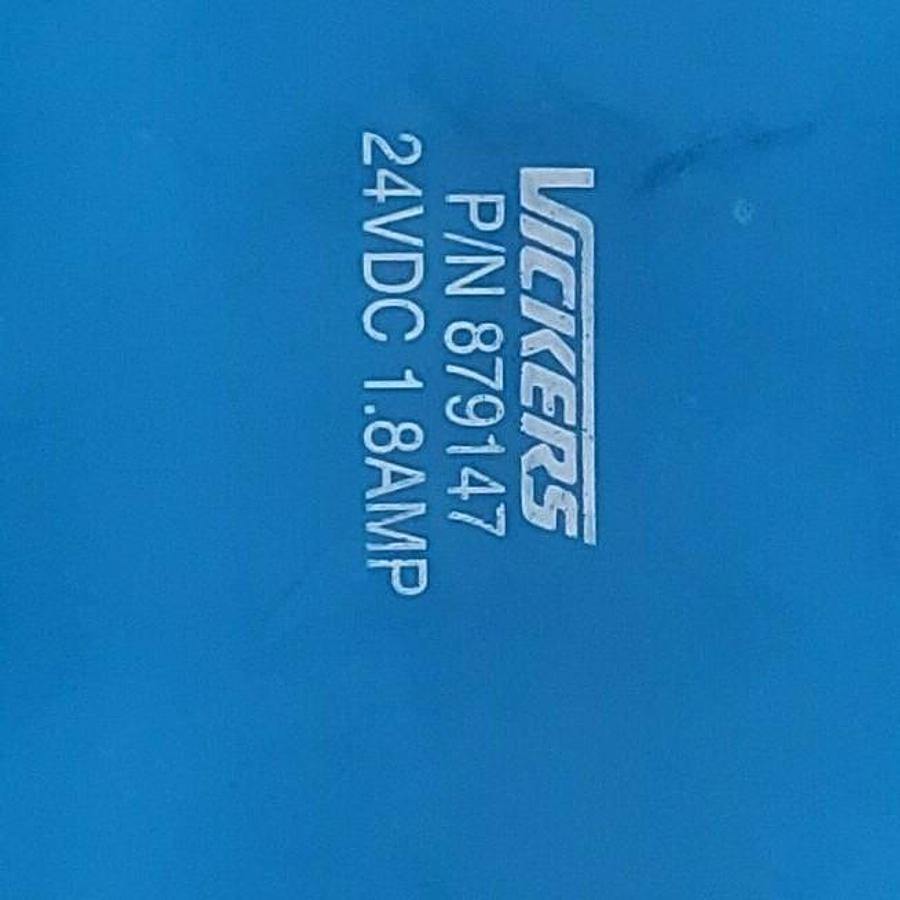Used NEW VICKERS 02-140554 PILOT VALVE DG4S4-0131C-U-H-60 W/ 879147 24VDC COILS