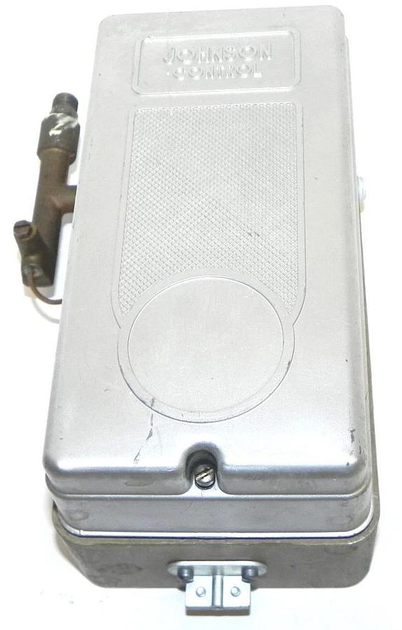 Used JOHNSON CONTROLS T-8500 REMOTE BULB THERMOSTAT T8500