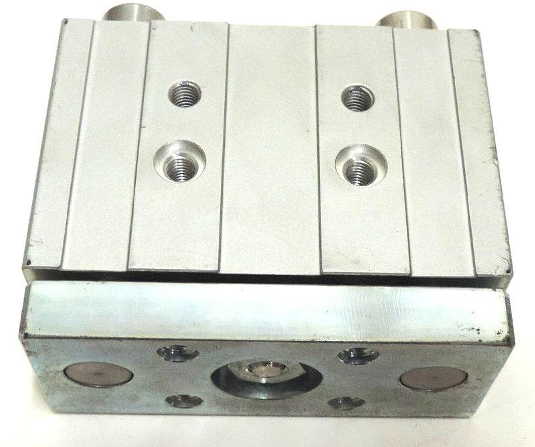 Used NEW FESTO DFM-32-25-P-A-GF GUIDED CYLINER 25MM STROKE 32MM BORE 10BAR