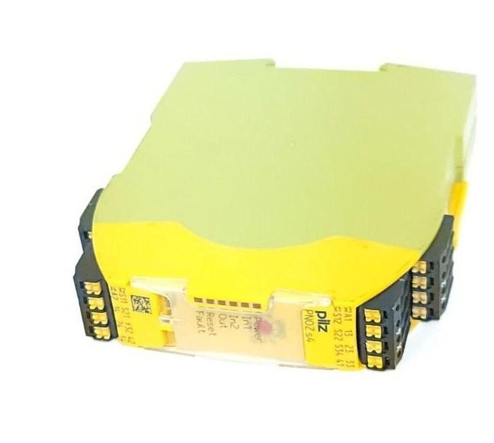 Used PILZ PNOZ S4 C 24VDC 3n/o 1n/c STANDALONE SAFETY RELAY 751104 PNOZS4C