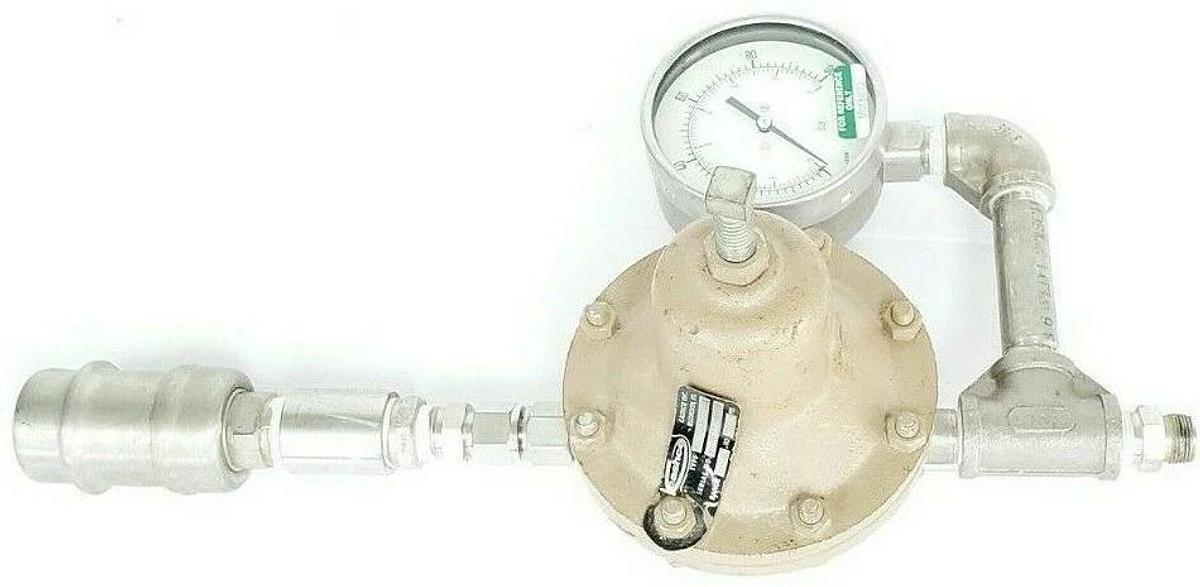 Used CASHCO TYPE D 10-40PSI REGULATOR VALVE ASSY W/ 0-100PSI GAUGE & QT8-316 FITTING