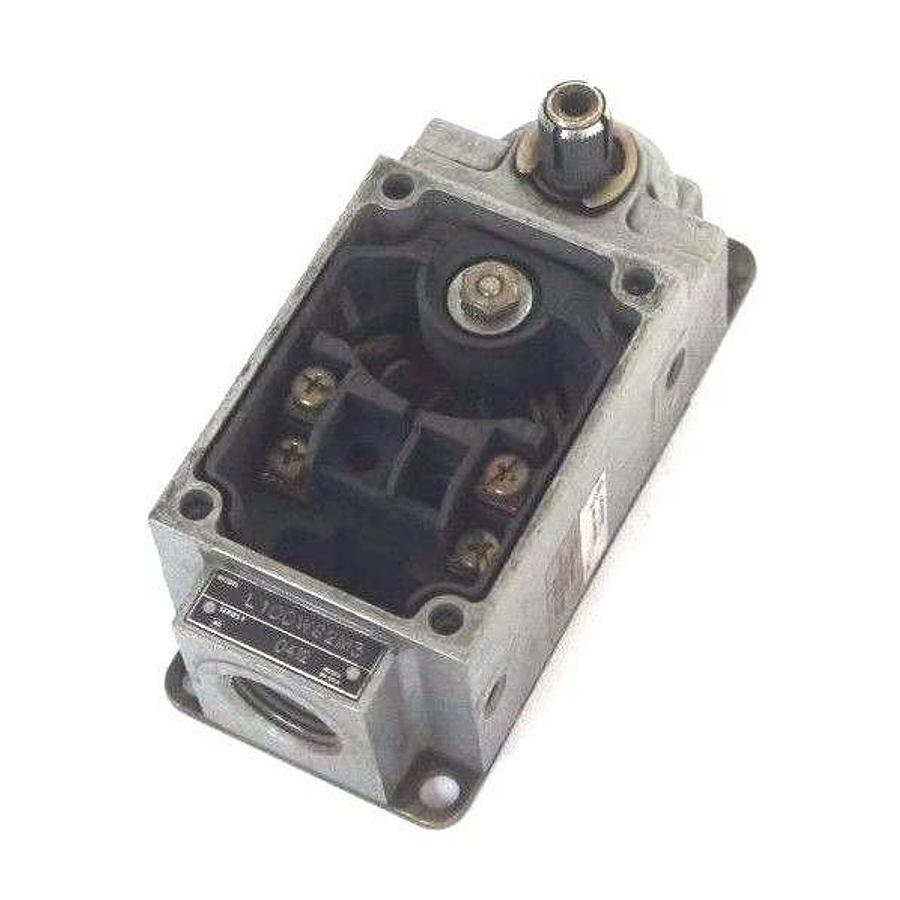 Used SCHNEIDER ELECTRIC L100WS2M3 LIMIT SWITCH SER. F, MISSING COVER PLATE