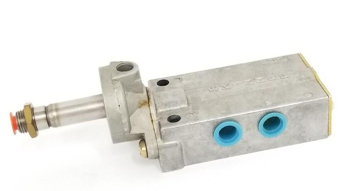 NEW HONEYWELL SKINNER 5-PORT VALVE ASSEMBLY