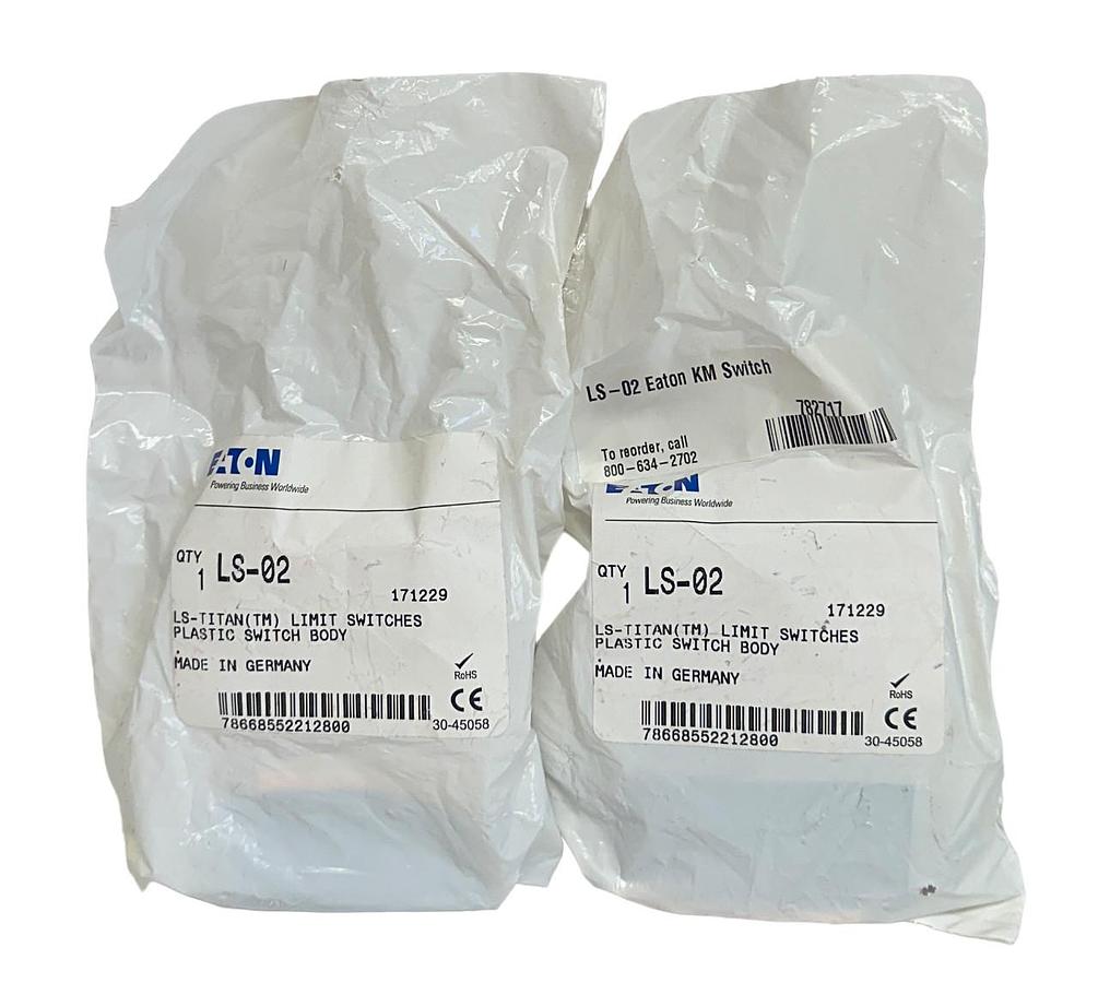 Used 2 EATON LS-02 / IEC 60947-5-1 LS-TITAN LIMIT SWITCH PLASTIC KM SWITCH BODY NSFS