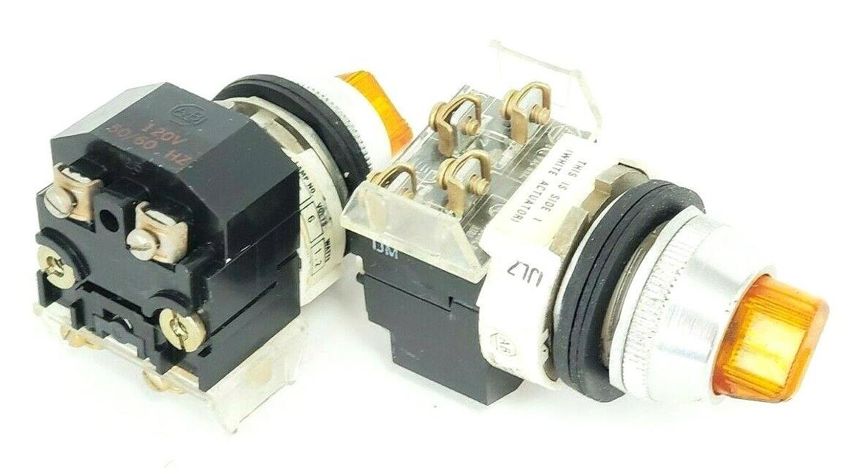 Used (2) ALLEN BRADLEY 800T-16HX2KB6 SELECTOR SWITCH AMBER SER. N W/ 800T-XA SER. C