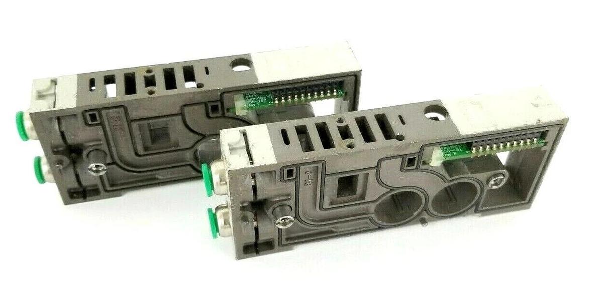Used LOT OF 2 NUMATICS 006-207 MANIFOLD VALVES W/ 256-152 BOARDS