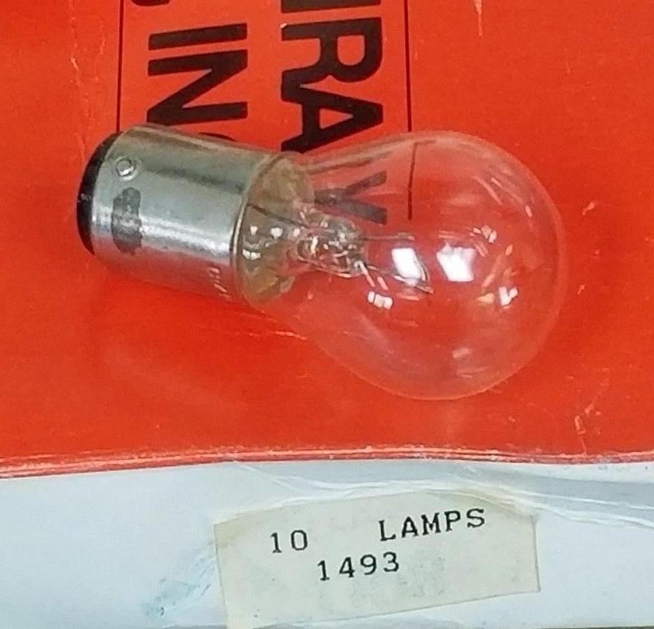 BOX OF 5 NEW SUNRAY LIGHTING, INC. 1493 LAMPS