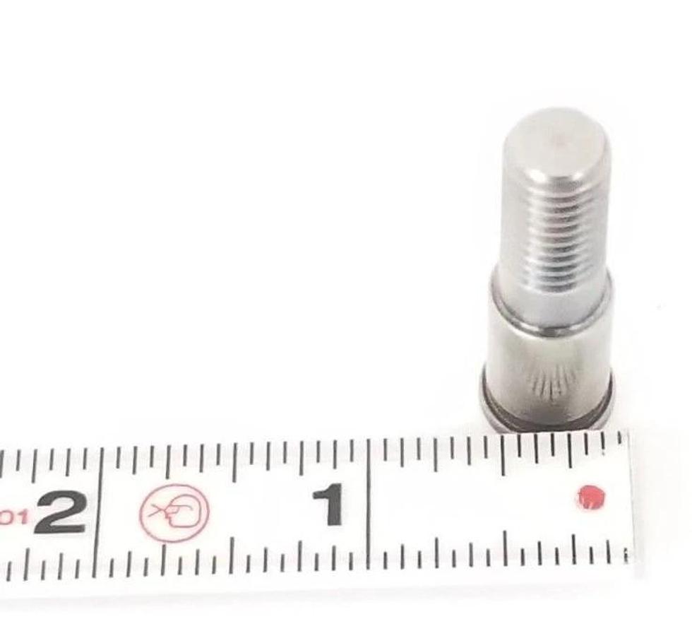 LOT OF 4 NEW GM / KRONES 13123744 BRACKET PIN BOLTS 8-070-26-0097
