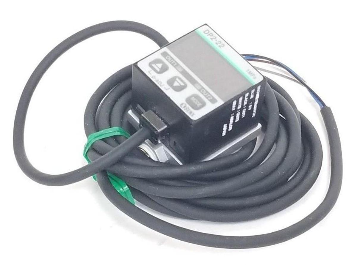 Used SUNX DP2-22 DIGITAL PRESSURE SENSORS 1MPA, 145PSI, 12-24VDC, DP222
