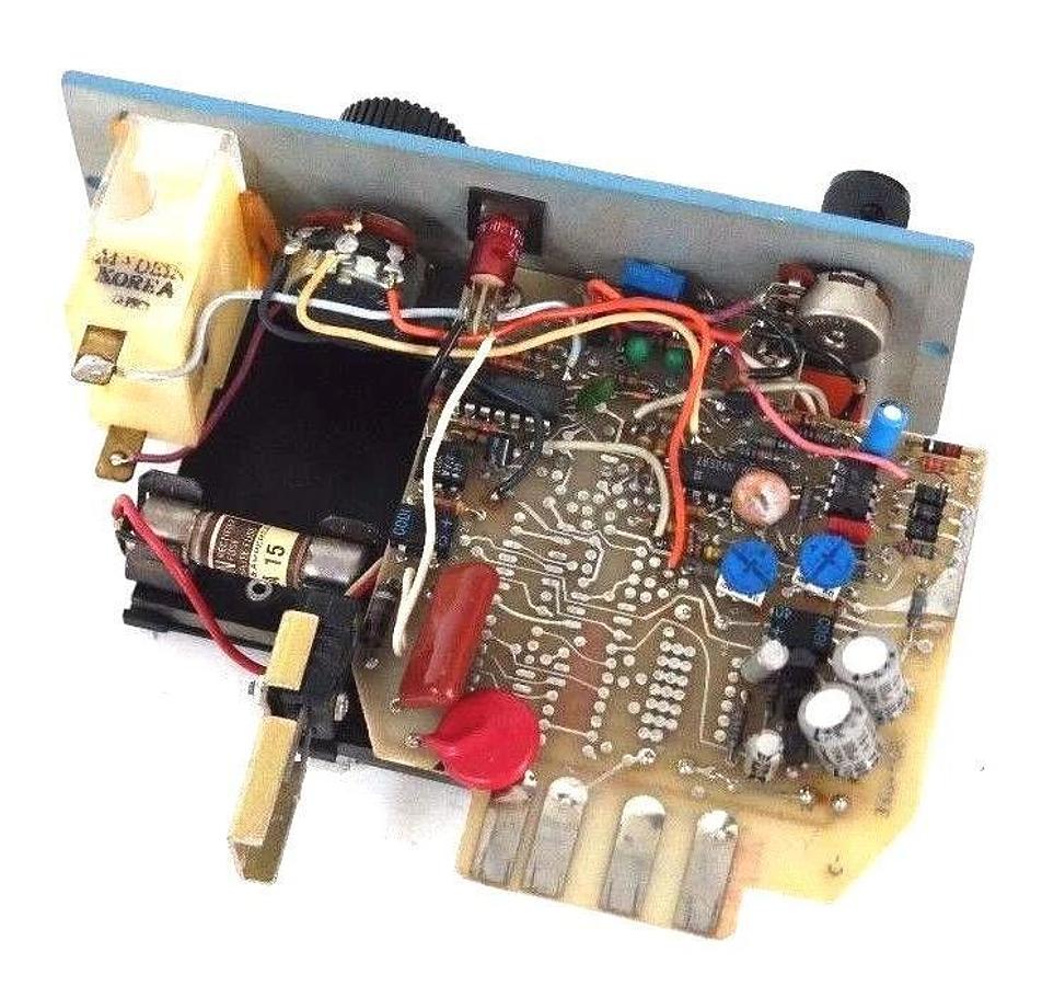 Used DME COMPANY FC15A TEMPERATURE CONTROLLER 240VAC, 15AMP, 45-66HZ, 3600W MAX