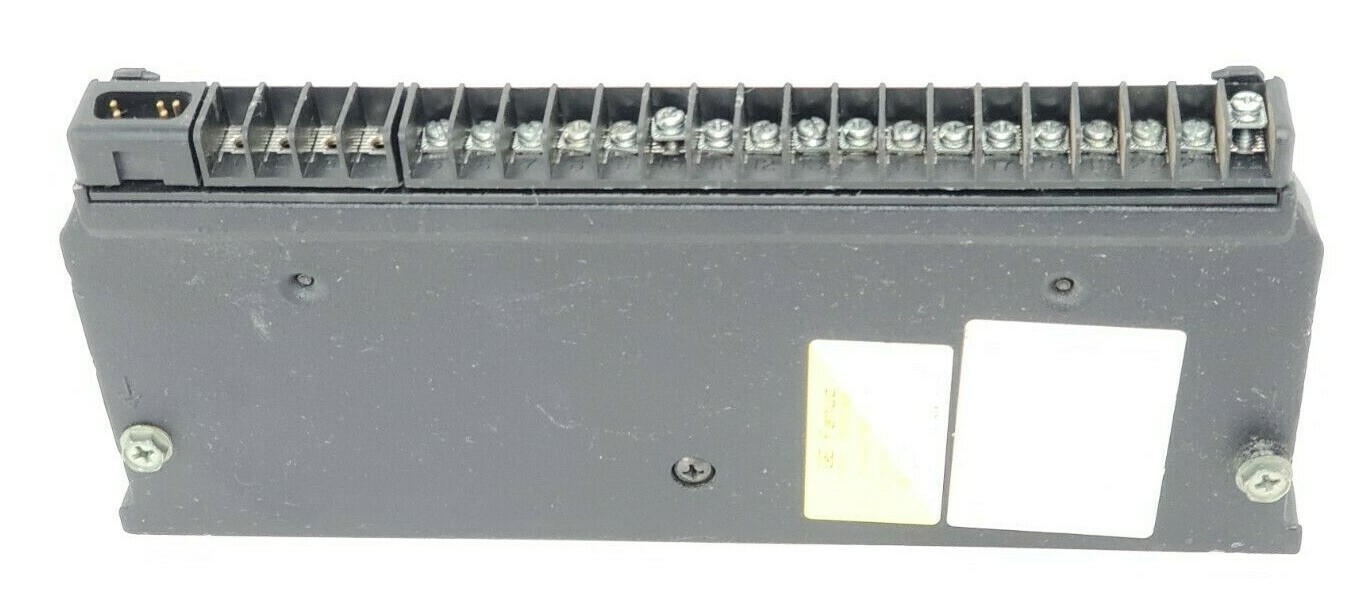 Used GE FANUC IC660TSD100B TERM. ASSEMBLY 115VAC (MISSING 4 SCREWS)