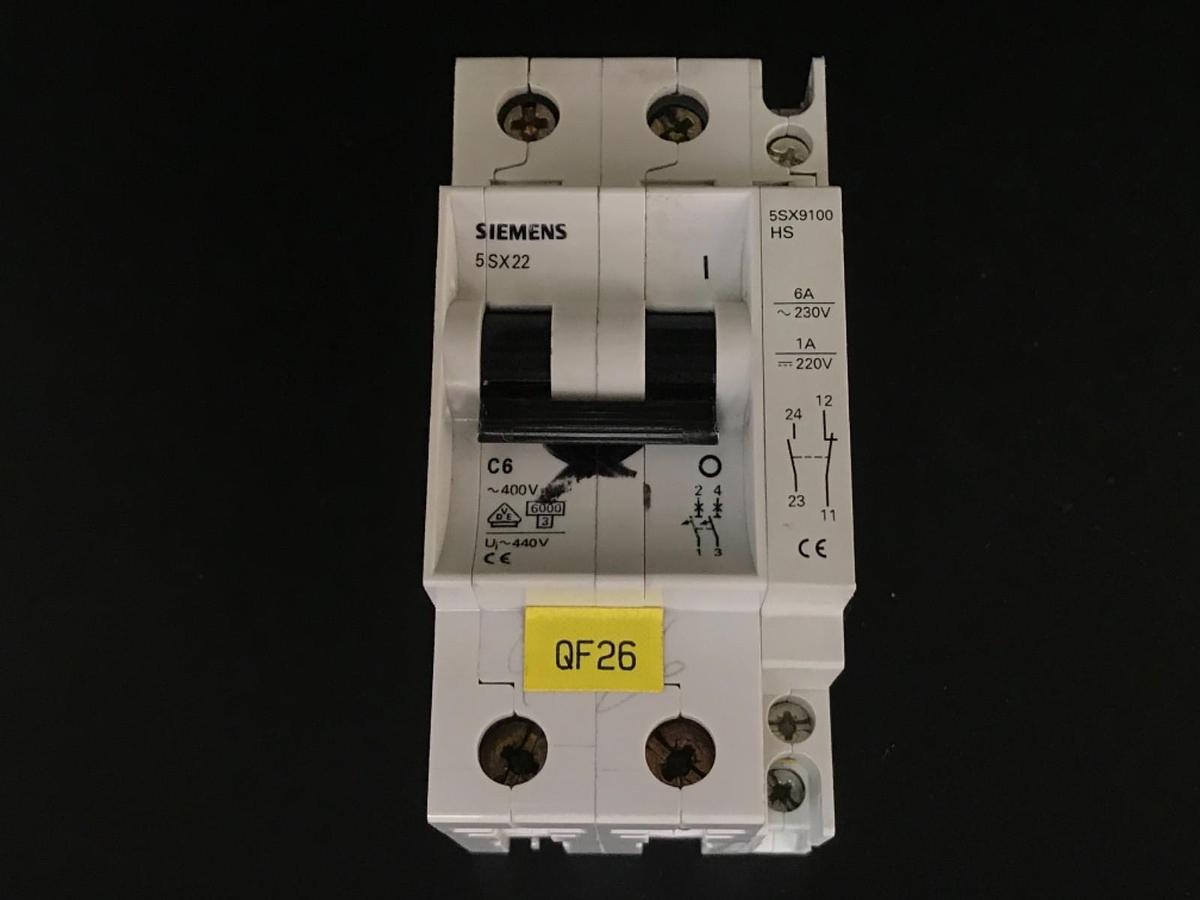 Used SIEMENS 5SX22 CIRCUIT BREAKER 5SX22C6, 400V, 2P, 6A, W/ 5SX9100-HS CONTACT BLOCK