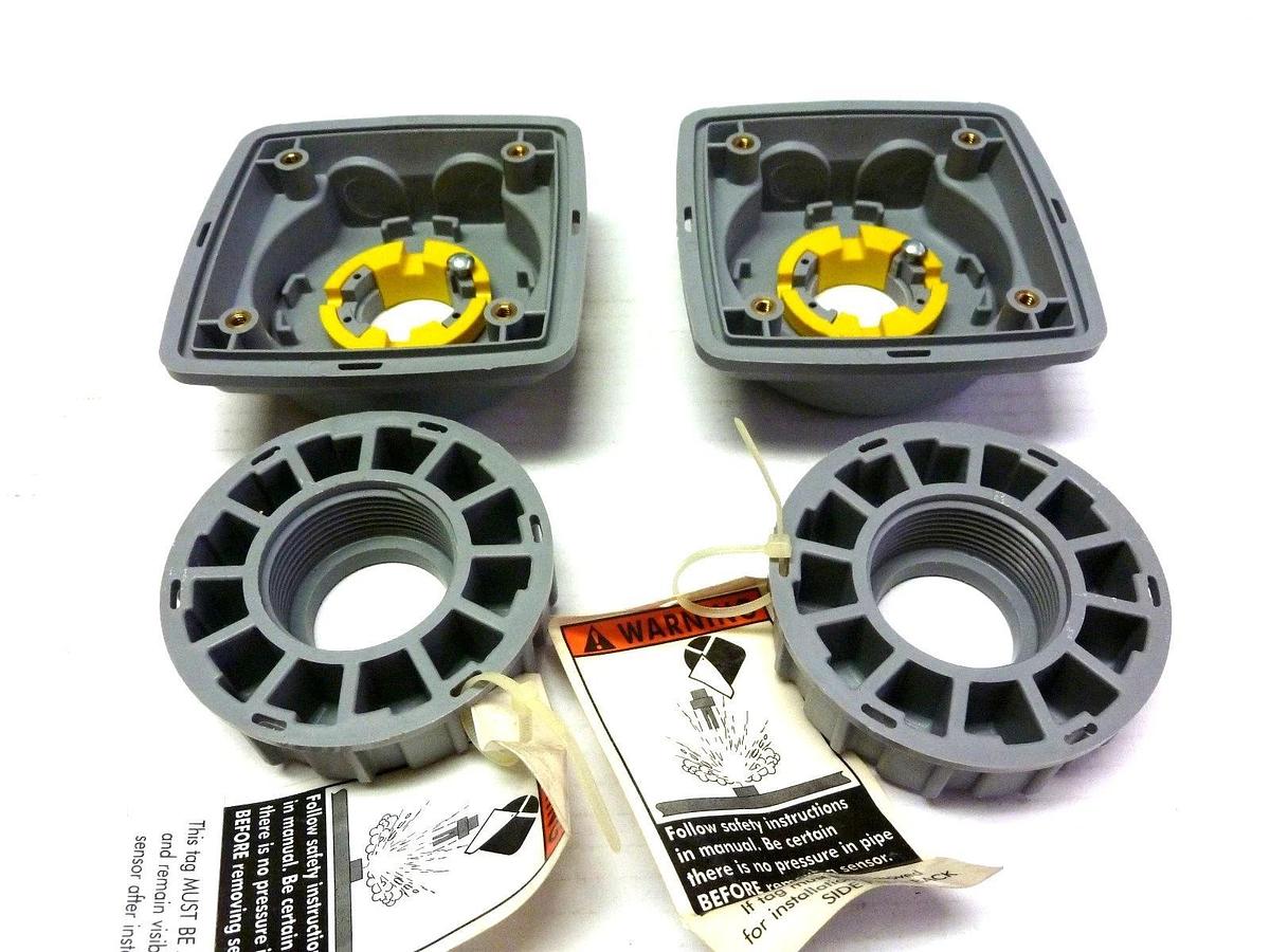 LOT OF 2 NEW SIGNET 3-8011 INTEGRAL MOUNTING KIT 1/2" NPT PORTS 38011 198864500