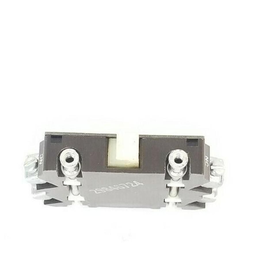 Used CUTLER-HAMMER C320KA3 AUXILIARY CONTACT 1NO/1NC 600VAC SER. A2