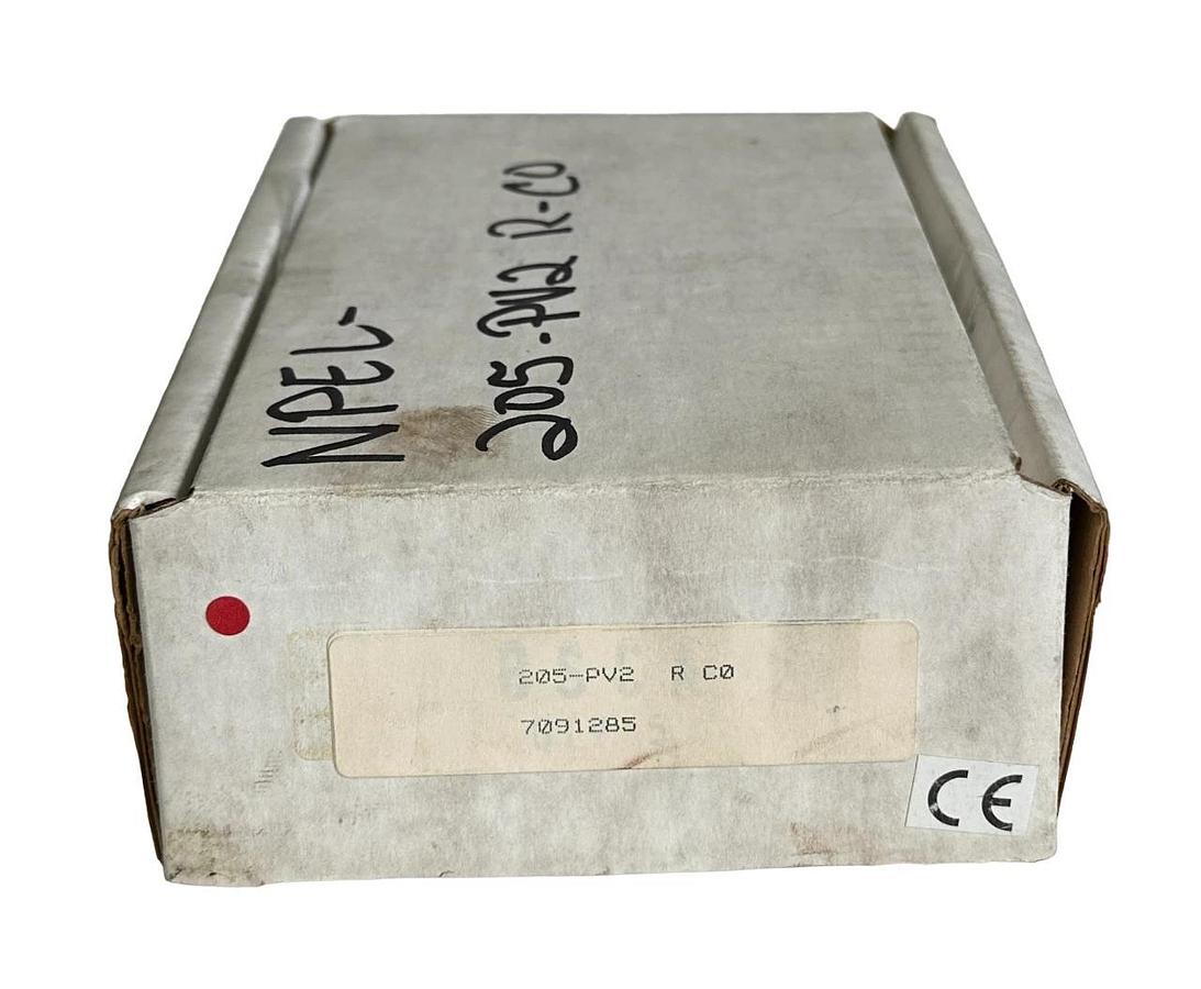 NEW NEWPORT ELECTRONICS 205-PV2 R,C0 PROCESS PANEL METER 115VAC 2W 205PV2