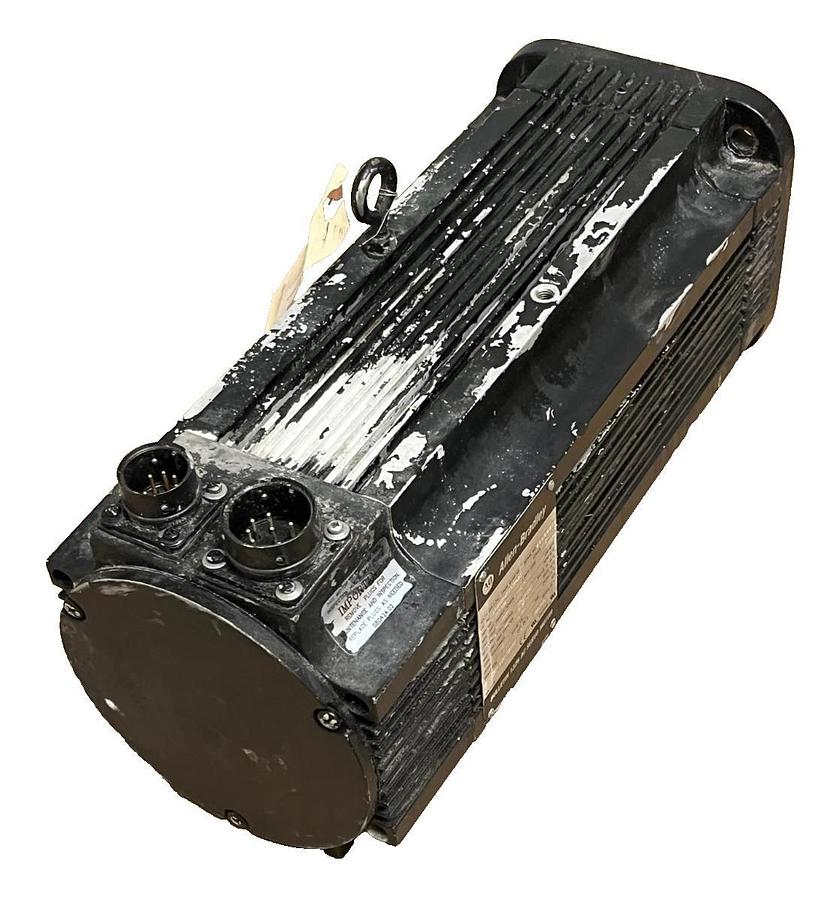 Used Allen Bradley 1326AB-B530E-21 Servo Motor | 3.2kW | 14.5 Nm | 460V 3500 RPM