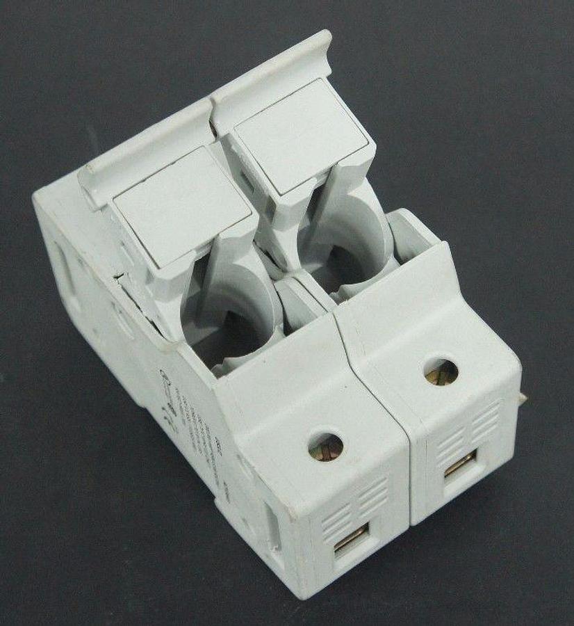 Used FERRAZ SHAWMUT US3J2 ULTRASAFE FUSE BLOCK 30AMP 2POLE 600V